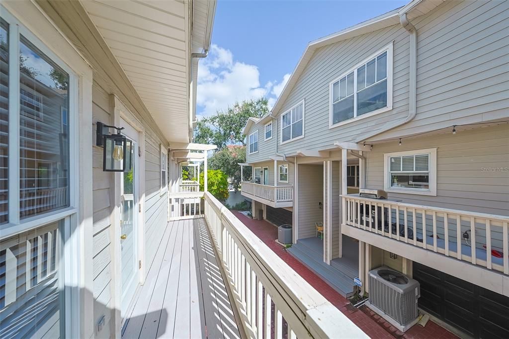 En Venta: $899,000 (3 camas, 2 baños, 2254 Pies cuadrados)