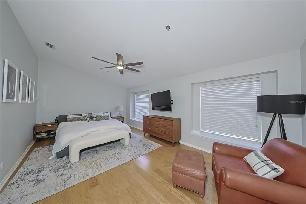 En Venta: $899,000 (3 camas, 2 baños, 2254 Pies cuadrados)