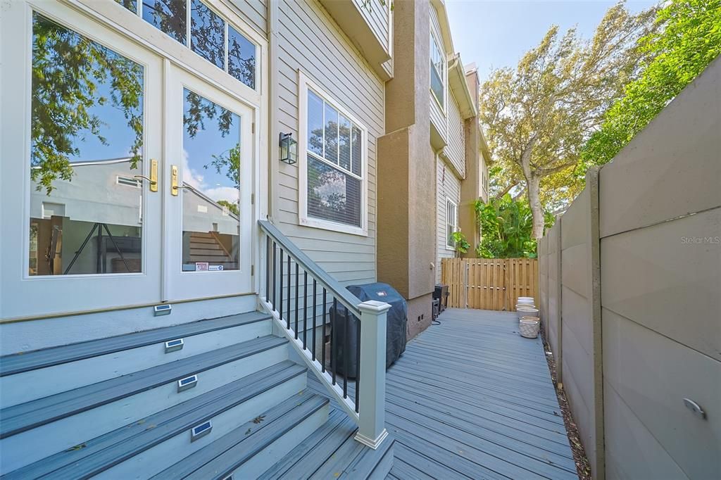 En Venta: $899,000 (3 camas, 2 baños, 2254 Pies cuadrados)