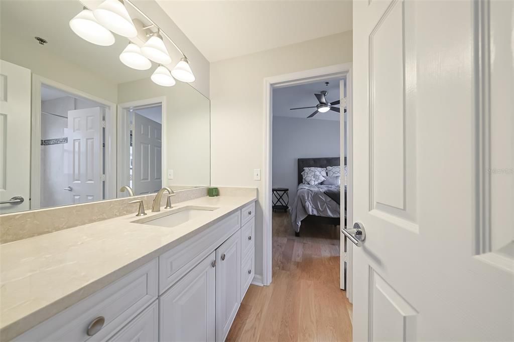 En Venta: $899,000 (3 camas, 2 baños, 2254 Pies cuadrados)