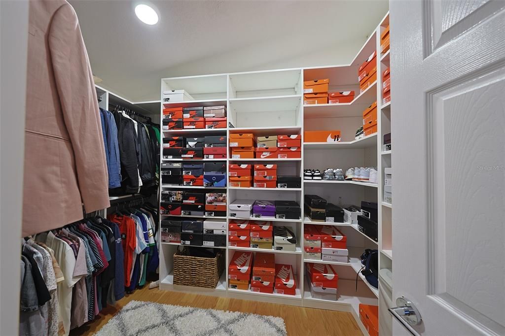 En Venta: $899,000 (3 camas, 2 baños, 2254 Pies cuadrados)