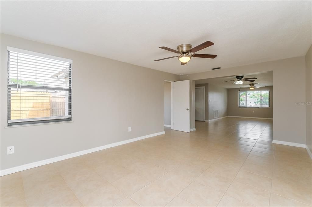 For Rent: $1,895 (2 beds, 2 baths, 1370 Square Feet)