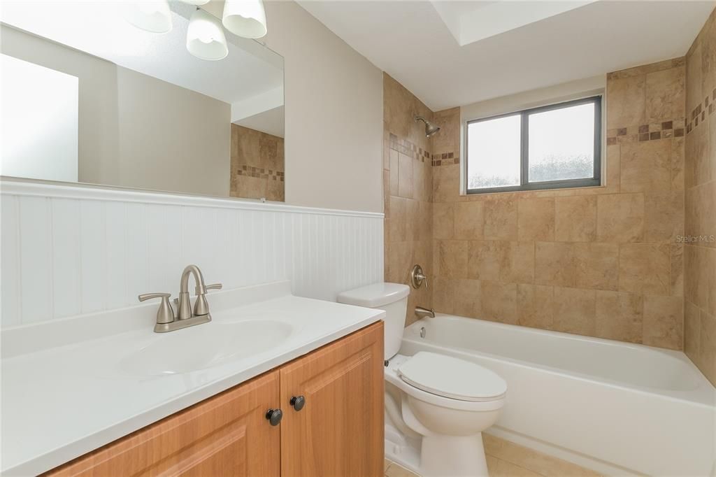 For Rent: $1,895 (2 beds, 2 baths, 1370 Square Feet)