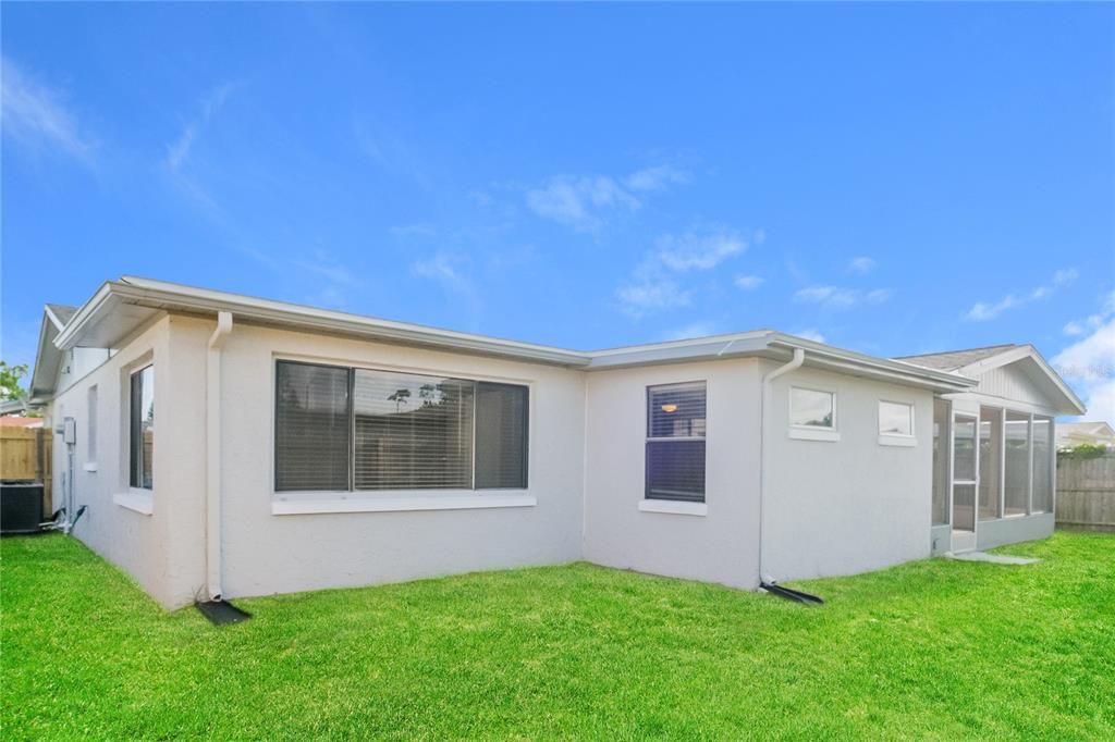 For Rent: $1,895 (2 beds, 2 baths, 1370 Square Feet)