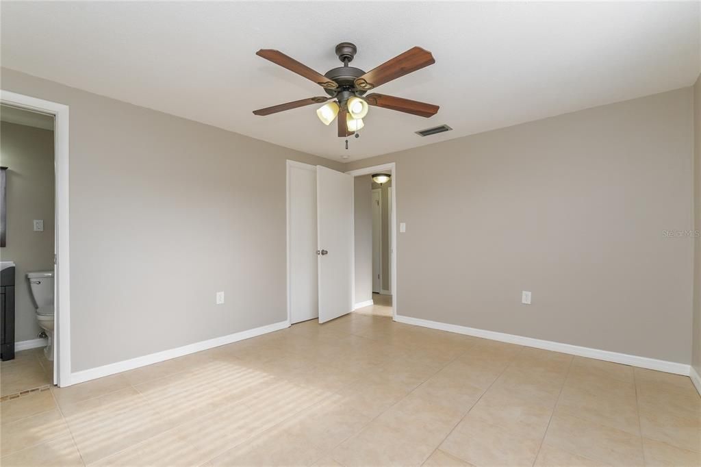 For Rent: $1,895 (2 beds, 2 baths, 1370 Square Feet)