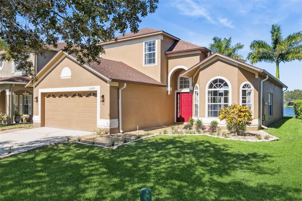 Activo con contrato: $512,500 (4 camas, 2 baños, 2238 Pies cuadrados)