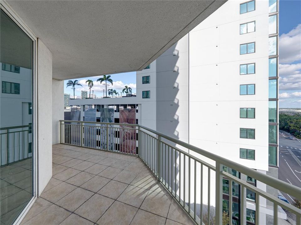 For Sale: $1,649,000 (3 beds, 3 baths, 2400 Square Feet)