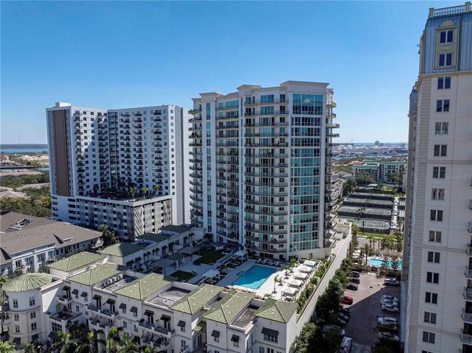 For Sale: $1,649,000 (3 beds, 3 baths, 2400 Square Feet)