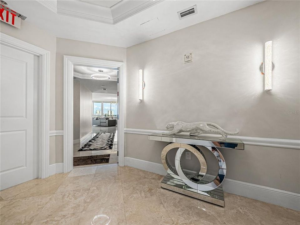 For Sale: $1,649,000 (3 beds, 3 baths, 2400 Square Feet)