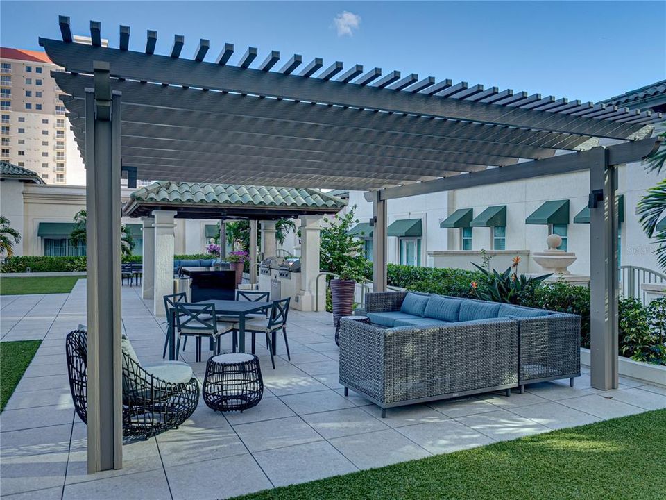 For Sale: $1,649,000 (3 beds, 3 baths, 2400 Square Feet)