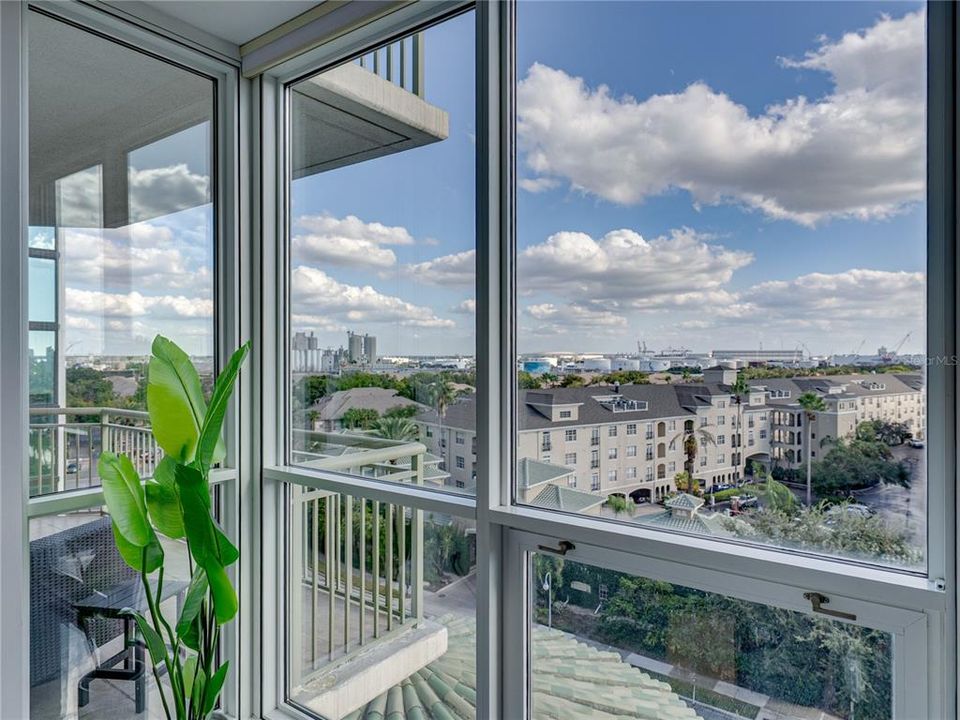 For Sale: $1,649,000 (3 beds, 3 baths, 2400 Square Feet)