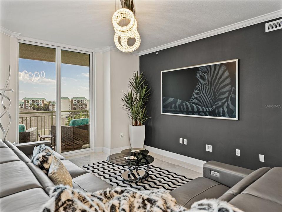 For Sale: $1,649,000 (3 beds, 3 baths, 2400 Square Feet)