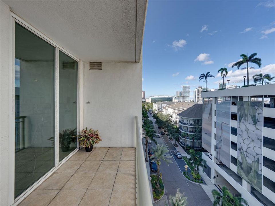 For Sale: $1,649,000 (3 beds, 3 baths, 2400 Square Feet)