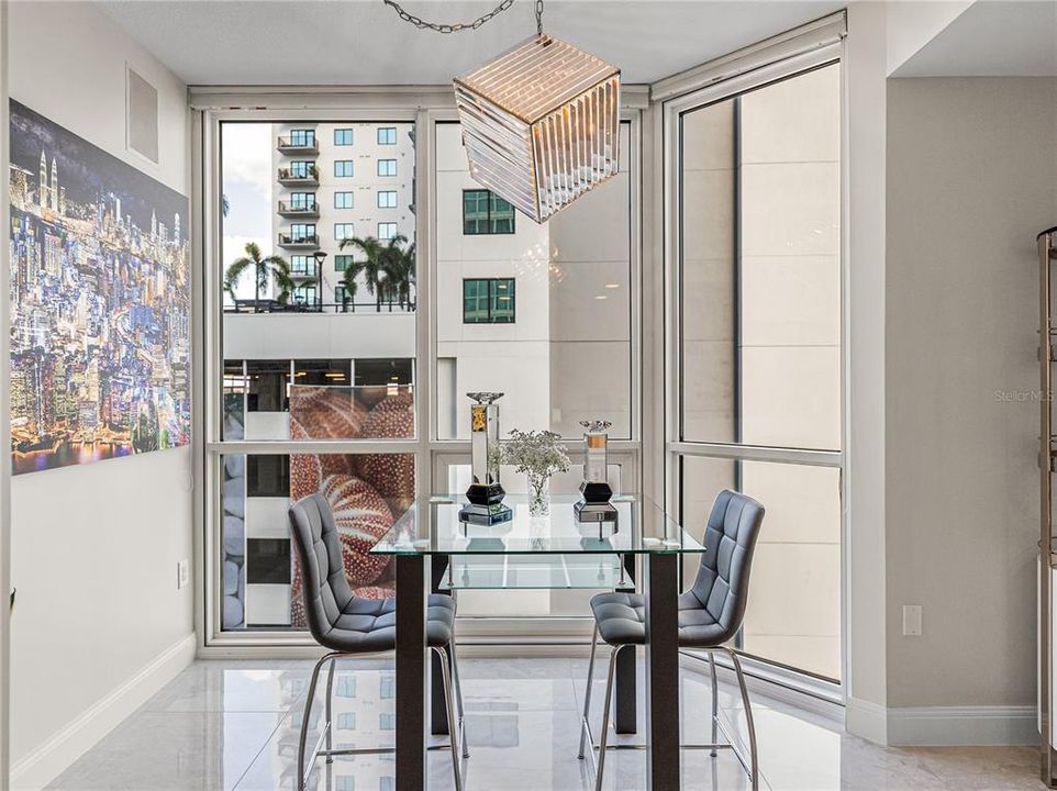 For Sale: $1,649,000 (3 beds, 3 baths, 2400 Square Feet)