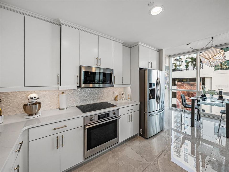 For Sale: $1,649,000 (3 beds, 3 baths, 2400 Square Feet)