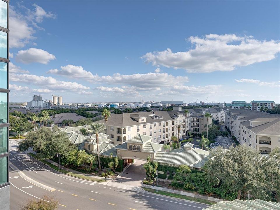 For Sale: $1,649,000 (3 beds, 3 baths, 2400 Square Feet)