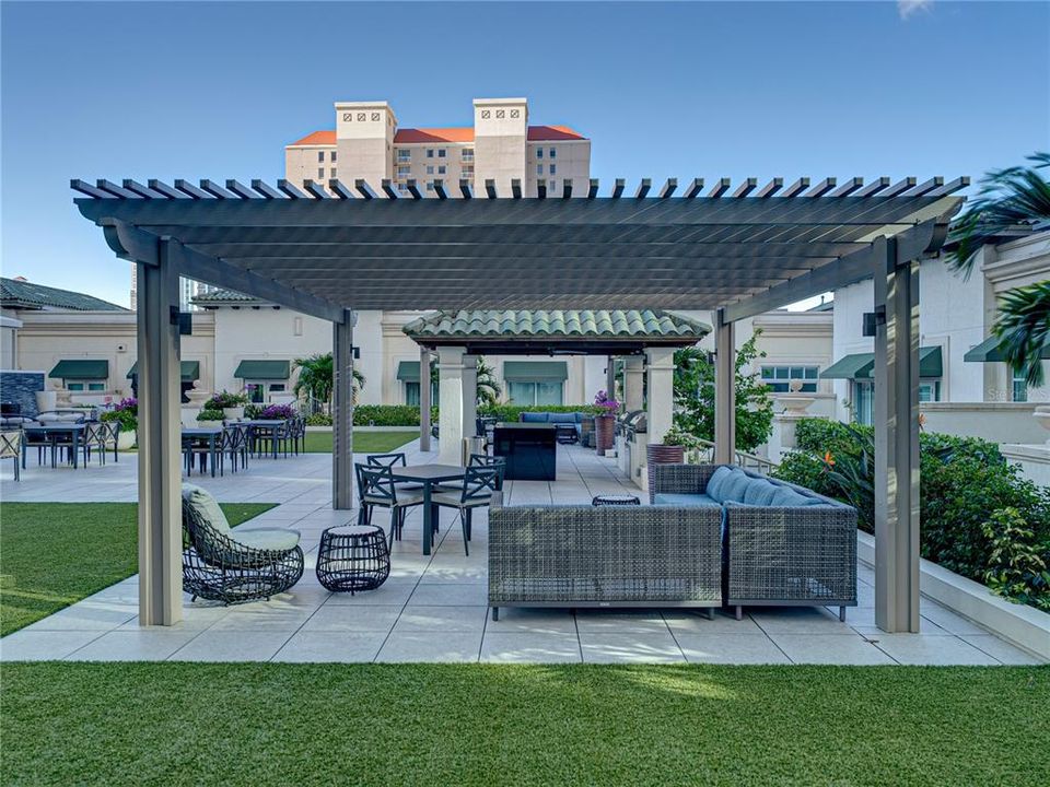 For Sale: $1,649,000 (3 beds, 3 baths, 2400 Square Feet)