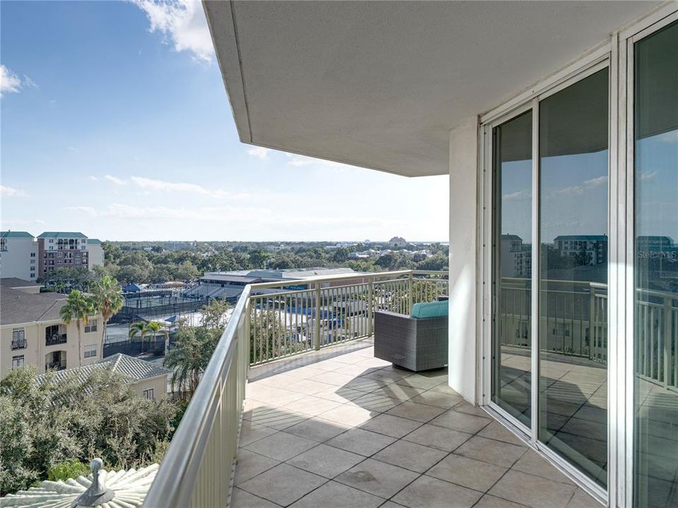 For Sale: $1,649,000 (3 beds, 3 baths, 2400 Square Feet)