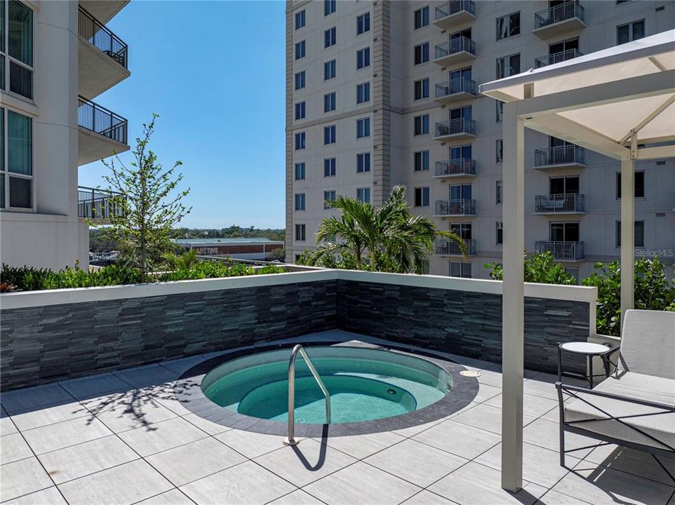 For Sale: $1,649,000 (3 beds, 3 baths, 2400 Square Feet)