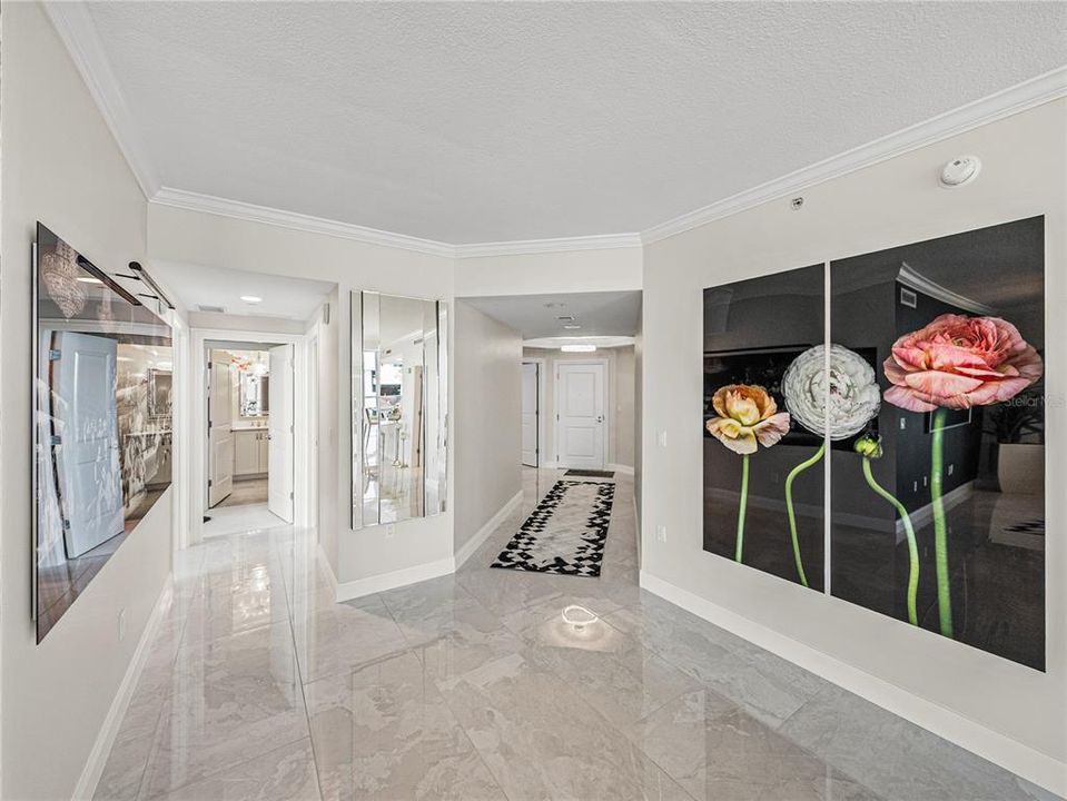 For Sale: $1,649,000 (3 beds, 3 baths, 2400 Square Feet)