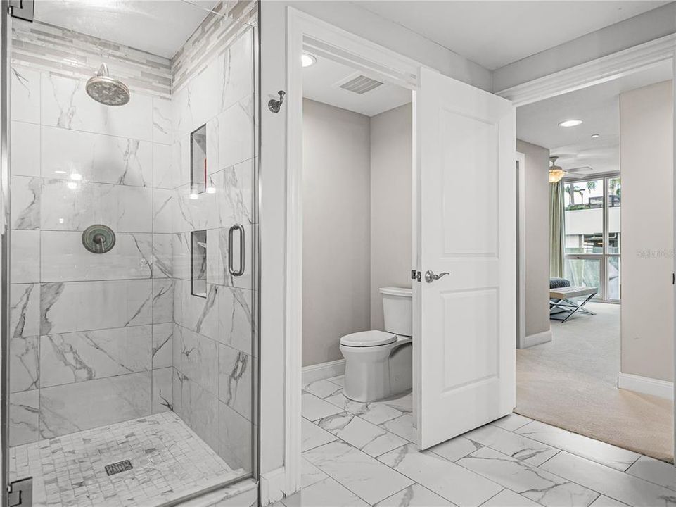 For Sale: $1,649,000 (3 beds, 3 baths, 2400 Square Feet)