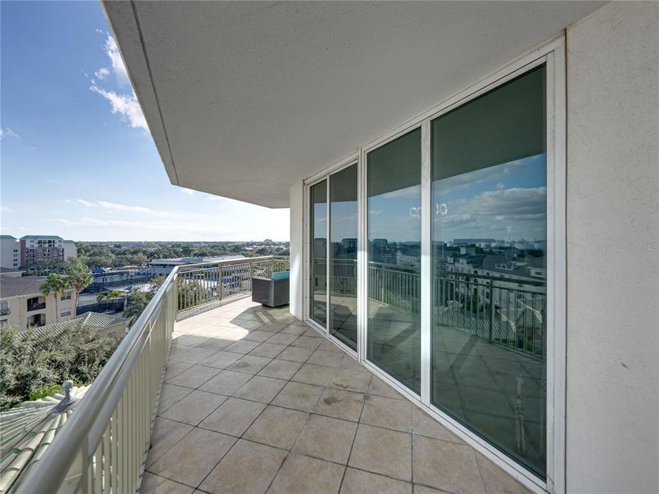 For Sale: $1,649,000 (3 beds, 3 baths, 2400 Square Feet)