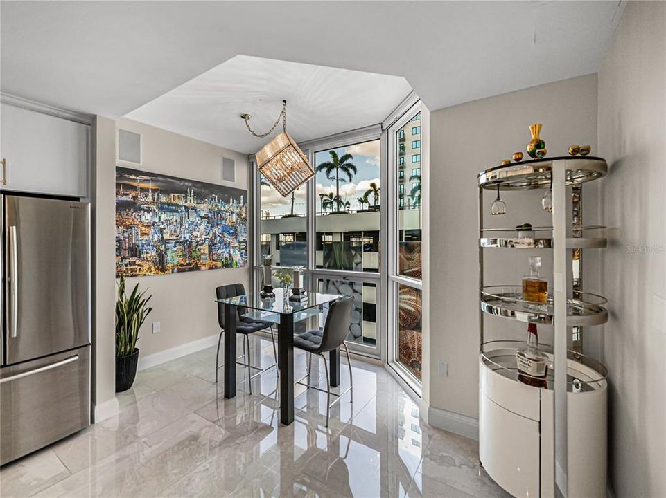 For Sale: $1,649,000 (3 beds, 3 baths, 2400 Square Feet)