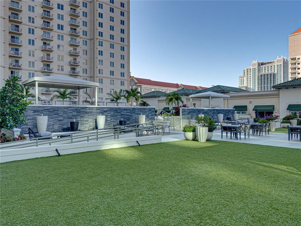 For Sale: $1,649,000 (3 beds, 3 baths, 2400 Square Feet)