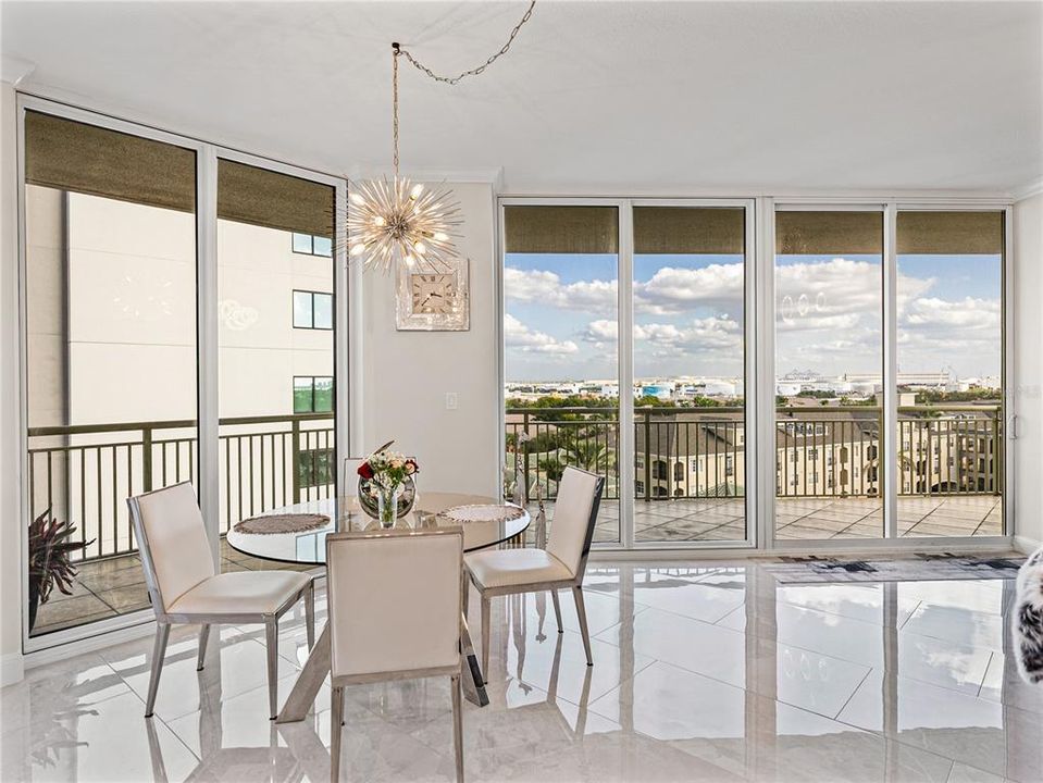 For Sale: $1,649,000 (3 beds, 3 baths, 2400 Square Feet)