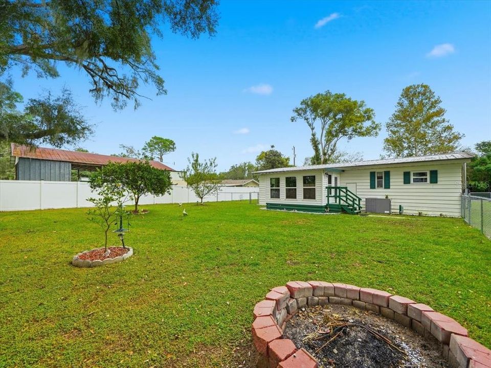 待售: $225,000 (2 贝兹, 2 浴室, 1196 平方英尺)