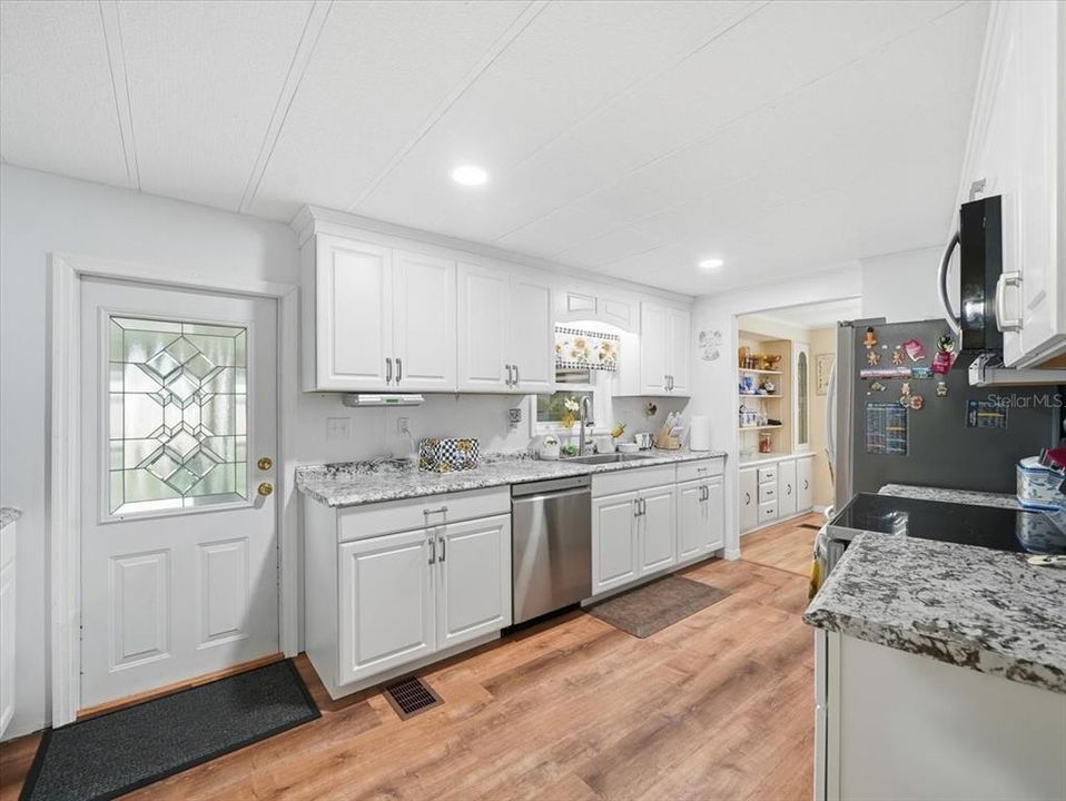 待售: $225,000 (2 贝兹, 2 浴室, 1196 平方英尺)