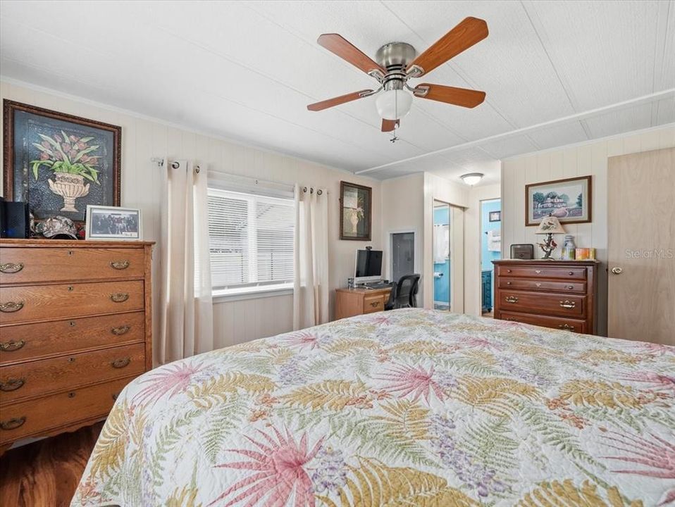 待售: $225,000 (2 贝兹, 2 浴室, 1196 平方英尺)