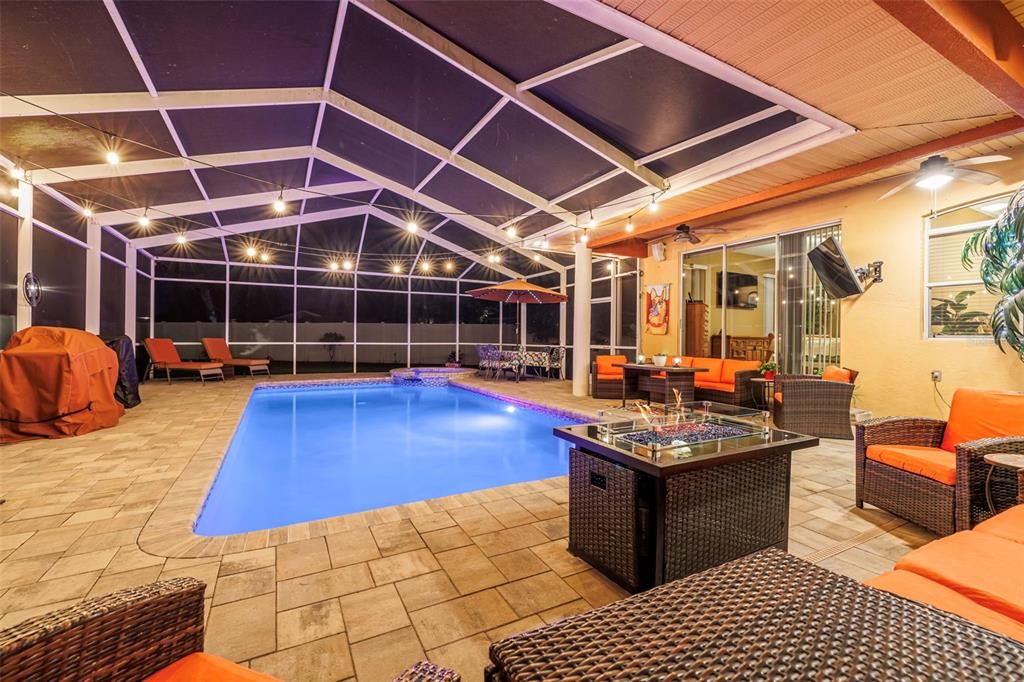 Под контрактом: $1,100,000 (4 спален, 3 ванн, 3104 Квадратных фут)