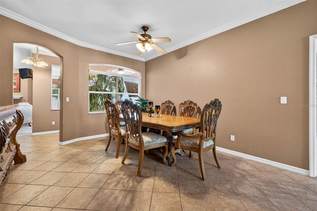 Под контрактом: $1,100,000 (4 спален, 3 ванн, 3104 Квадратных фут)