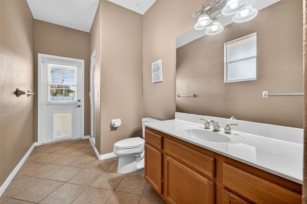 Под контрактом: $1,100,000 (4 спален, 3 ванн, 3104 Квадратных фут)