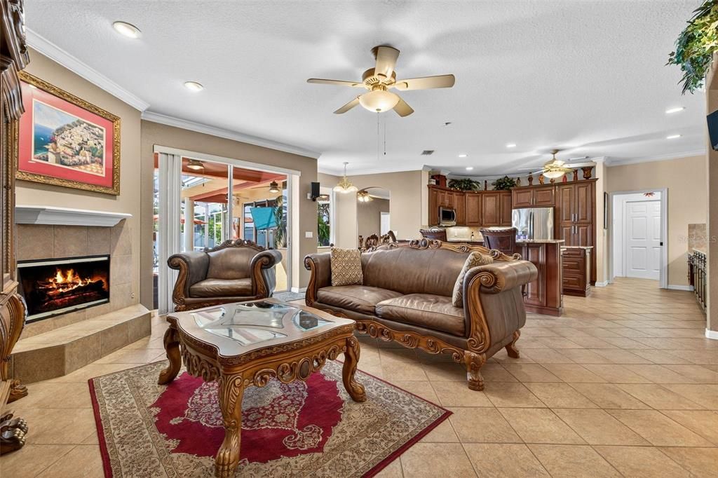 Под контрактом: $1,100,000 (4 спален, 3 ванн, 3104 Квадратных фут)