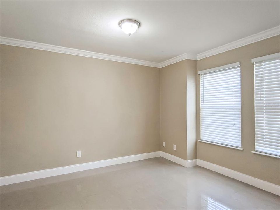 For Rent: $1,525 (2 beds, 1 baths, 894 Square Feet)