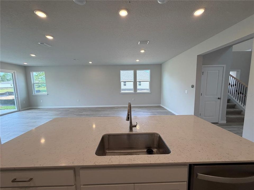 待售: $569,990 (5 贝兹, 3 浴室, 3161 平方英尺)