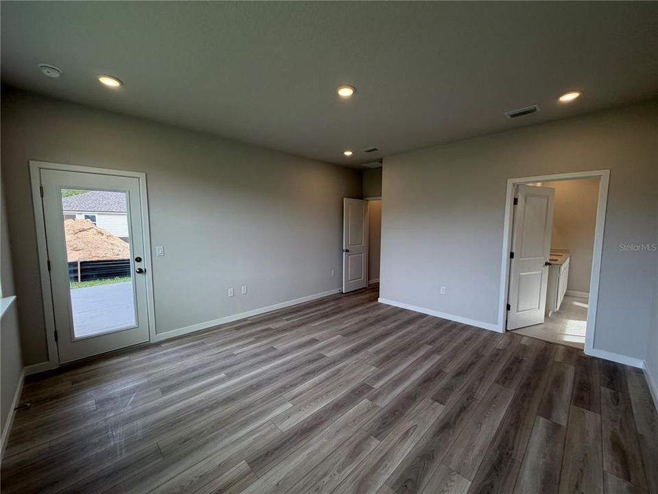 待售: $569,990 (5 贝兹, 3 浴室, 3161 平方英尺)