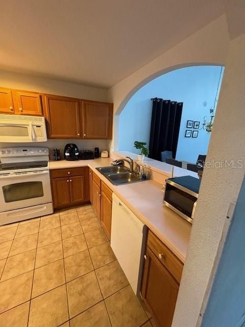 For Rent: $2,500 (6 beds, 3 baths, 2461 Square Feet)