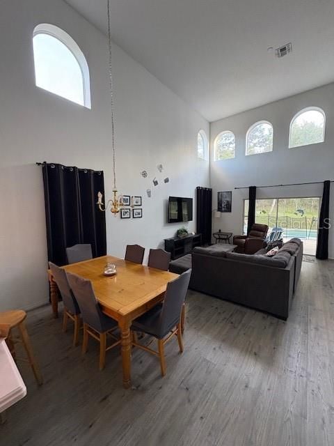 For Rent: $2,500 (6 beds, 3 baths, 2461 Square Feet)