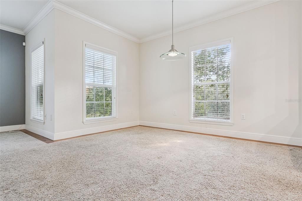 待售: $369,000 (2 贝兹, 2 浴室, 1211 平方英尺)