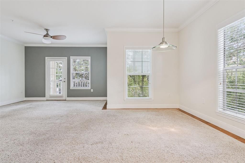 待售: $369,000 (2 贝兹, 2 浴室, 1211 平方英尺)