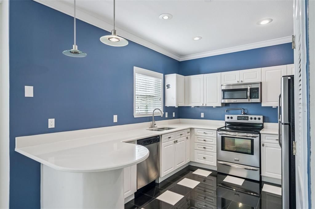 待售: $369,000 (2 贝兹, 2 浴室, 1211 平方英尺)