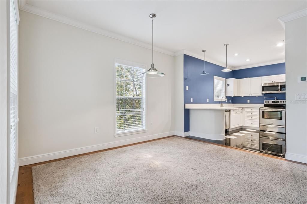 待售: $369,000 (2 贝兹, 2 浴室, 1211 平方英尺)