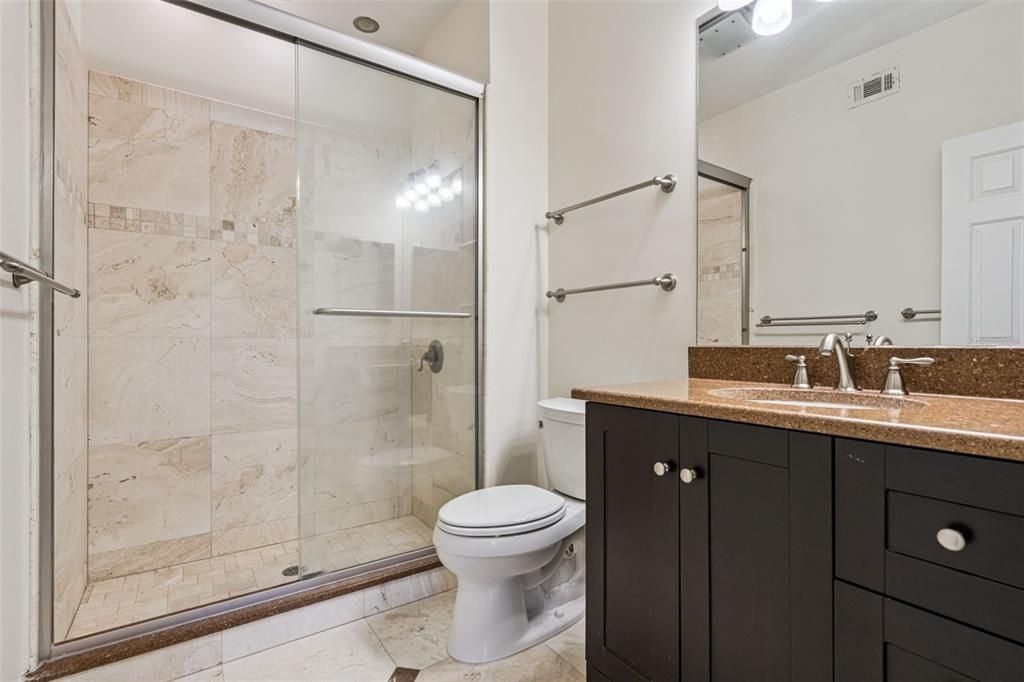 待售: $369,000 (2 贝兹, 2 浴室, 1211 平方英尺)