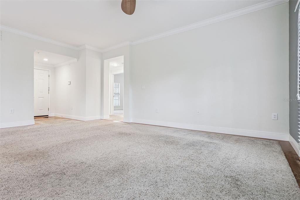 待售: $369,000 (2 贝兹, 2 浴室, 1211 平方英尺)