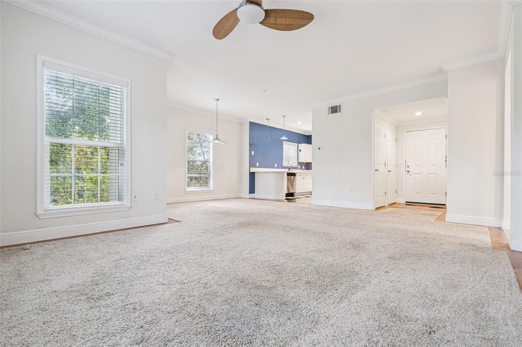 待售: $369,000 (2 贝兹, 2 浴室, 1211 平方英尺)