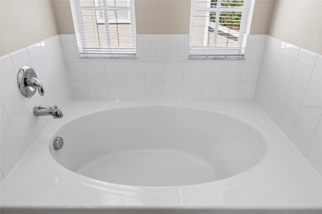 Active With Contract: $499,000 (4 beds, 3 baths, 2595 Square Feet)