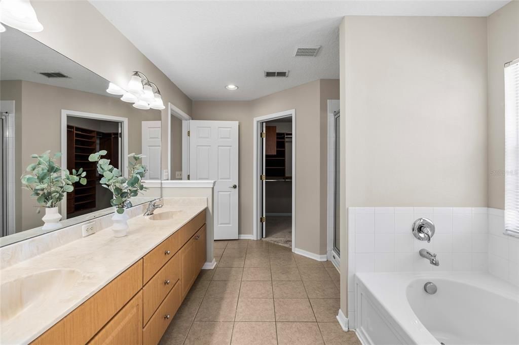 Active With Contract: $499,000 (4 beds, 3 baths, 2595 Square Feet)